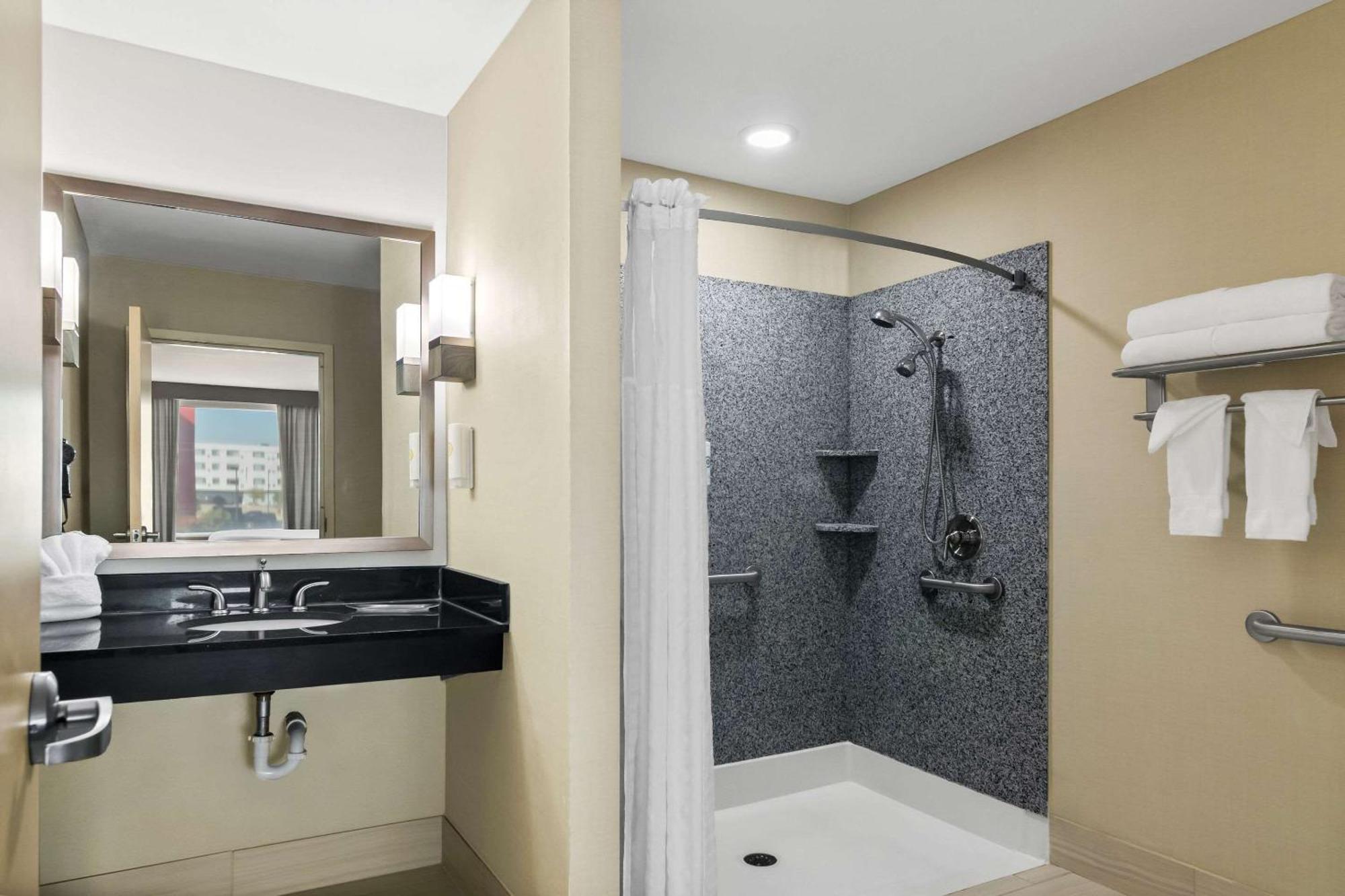 Comfort Suites Bentonville - Rogers Exterior foto