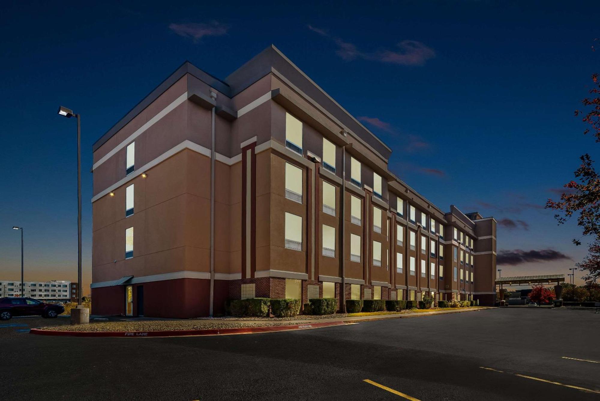 Comfort Suites Bentonville - Rogers Exterior foto